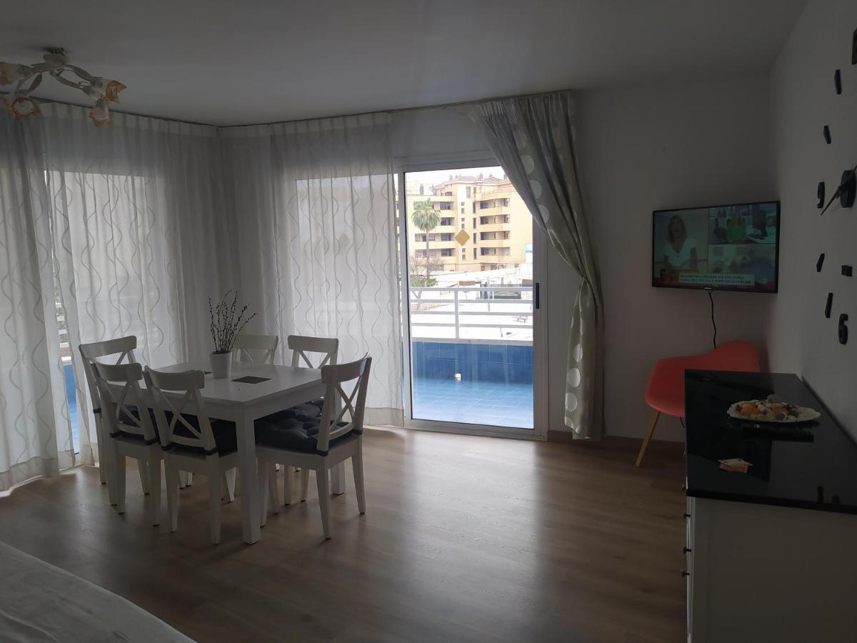 Apartamentos Ch サロウ エクステリア 写真